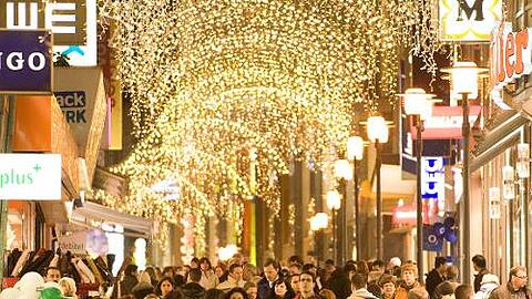 Weihnachten:Hundertausende stürmten am Samstag in die City.