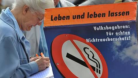 Die ÖDP-Initiative &bdquo;Für echten Nichtraucherschutz&ldquo; sammelt fleißíg Stimmen &ndash; die Marke von 25000 hat sie längst geknackt.