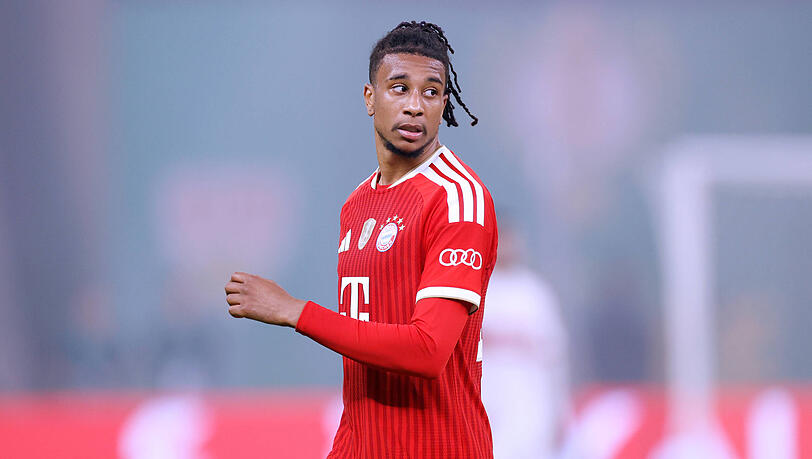 Michael Olise wurde in der Saison 2025/26 zum Bundesliga-Spieler der Saison gewählt. Michael Olise wurde in der Saison 2025/26 zum Bundesliga-Spieler der Saison gewählt.
