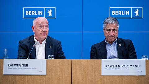 Berlins Regierender B&uuml;rgermeister Kai Wegner (l) und der Olympia-Beauftragte Kaweh Niroomand erkl&auml;rten den R&uuml;ckzug bei der Olympia-Bewerbung.