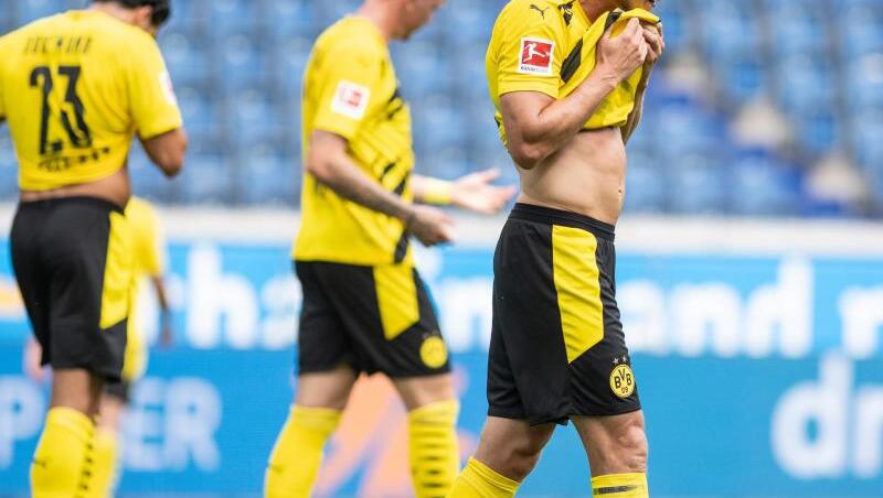 Der BVB kassierte gegen Feyenoord die erste Testspiel-Niederlage. Der BVB kassierte gegen Feyenoord die erste Testspiel-Niederlage.