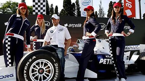 Hat trotz zuletzt desolater Ergebnisse Spaß in der Formel 1: BMW-Pilot Nick Heidfeld am Donnerstag in istanbul.