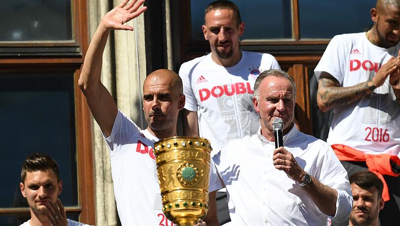 "Ich weiß, ich war nicht in der Lage, den schönsten Titel zu erreichen, die Champions League", sagte Guardiola (l.) noch. "Ich weiß, ich war nicht in der Lage, den schönsten Titel zu erreichen, die Champions League", sagte Guardiola (l.) noch.