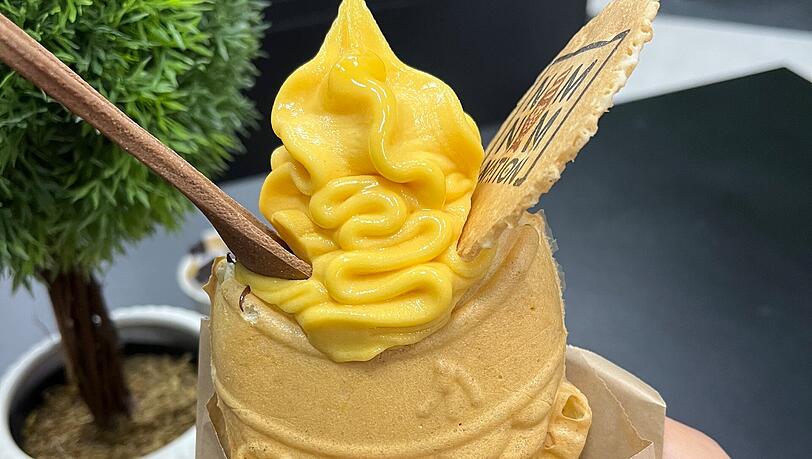 Tayaki mit Nutella und Mango-Pfirsich-Eis Tayaki mit Nutella und Mango-Pfirsich-Eis