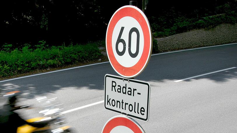 Diesmal war nicht die Geschwindigkeit das Problem: Ein Motorradfahrer auf der Bundesstraße 11 - auch Kesselberg oder Kesselbergstraße - zwischen Kochel am See und Walchensee.