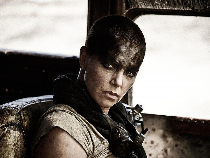 Charlize Theron spielt in "Mad Max: Fury Road" die Furiosa