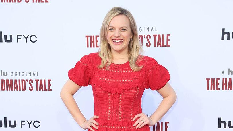 Schauspielerin Elisabeth Moss hat den Lochspitzen-Trend für sich entdeckt
