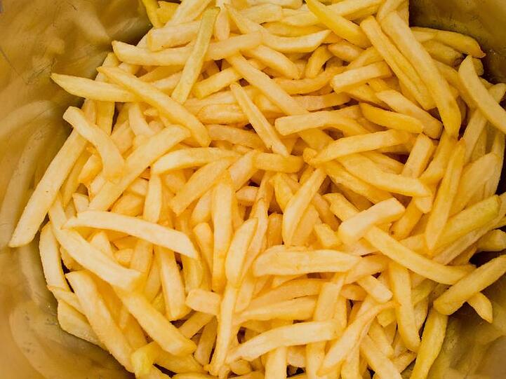 In der Corona-Krise kaufen viele Verbraucher lieber Bio-Produkte als Pommes.