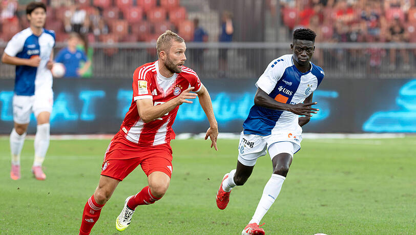 Vergangene Saison spielte Bara Sapoko Ndiaye zur Probe bei den Grasshoppers Zürich und traf in einem Testspiel auf den FC Bayern, wobei er die Verantwortlichen des Rekordmeisters und insbesondere Trainer Vincent Kompany überzeugte. Vergangene Saison spielte Bara Sapoko Ndiaye zur Probe bei den Grasshoppers Zürich und traf in einem Testspiel auf den FC Bayern, wobei er die Verantwortlichen des Rekordmeisters und insbesondere Trainer Vincent Kompany überzeugte.
