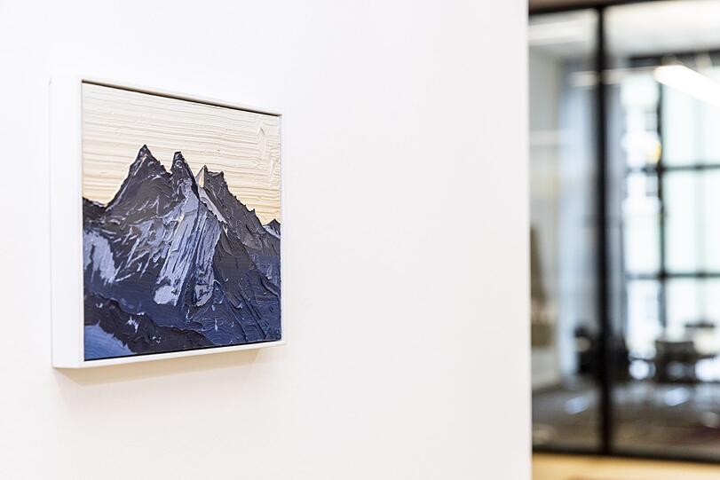 In einem der Ausstellungsräume: Die Reihe "Blickpunkt Berg" von Felix Rehfeld.