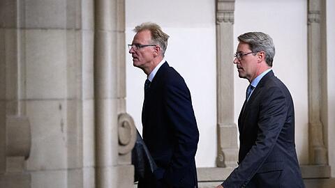 Der fr&uuml;here Verkehrs-Staatssekret&auml;r Gerhard Schulz weist Vorw&uuml;rfe der Staatsanwaltschaft im Zusammenhang mit der gescheiterten Pkw-Maut zur&uuml;ck.