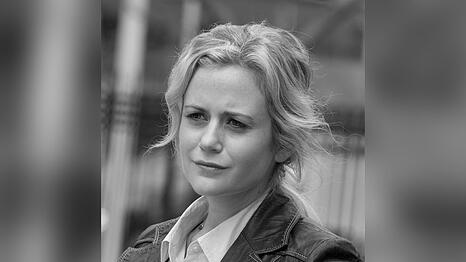 Trauer um Rachael Carpani, hier 2011 in der Serie "Against the Wall".