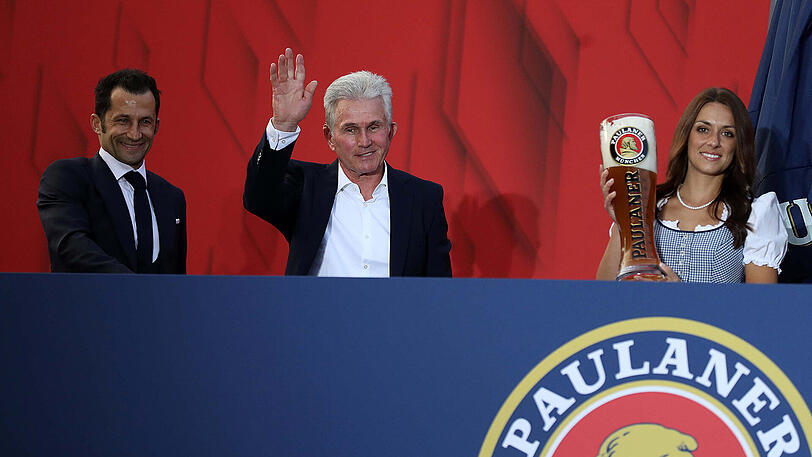 Die Bayern feiern mit ihren Fans die sechste Deutsche Meisterschaft in Folge. Die Bilder vom Fanfest.