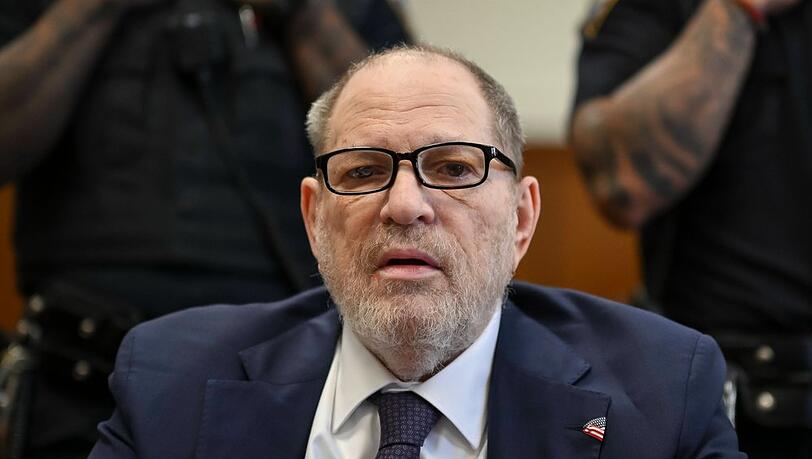 Harvey Weinstein liegt im Krankenhaus. Harvey Weinstein liegt im Krankenhaus.