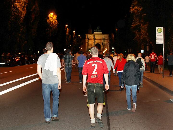 Trauwer dahoam: Nach dem verlorenen Champions League-Finale war die Stimmung unter den Bayern-Fans auf dem Tiefpunkt. Lesen Sie im Text Auszüge aus den Meinungen und Kommentaren der AZ-User.