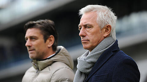 Gemeinsam beim HSV an der Seitenlinie (v.l.): Oliver Kreuzer und Bert van Marwijk.