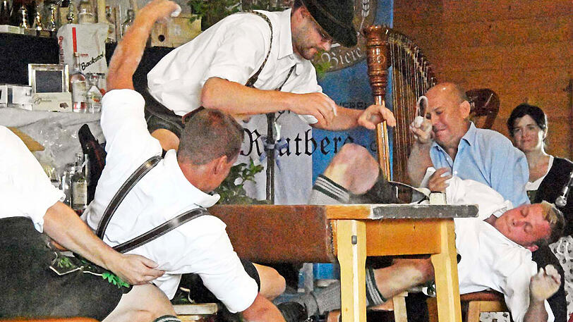 64. Bayerische Meisterschaft im Fingerhakln. Die Bilder.