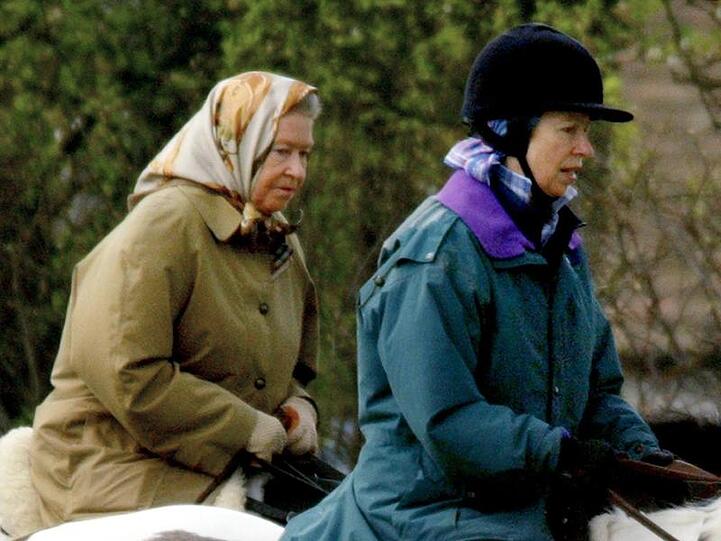 Sie lieben die Pferde: Königin Elizabeth II. und ihre Tochter Prinzessin Anne.