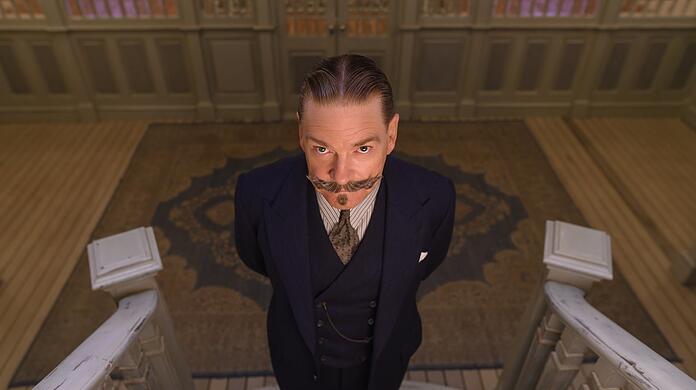 Beim Barte des Ermittlers: Kenneth Branagh als Hercule Poirot an Bord eines Nil-Kreuzfahrtschiffes.