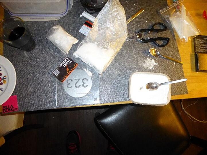 Die Utensilien des Dealer-Pärchens: Ermittler haben die beiden auf frischer Tat erwischt.
