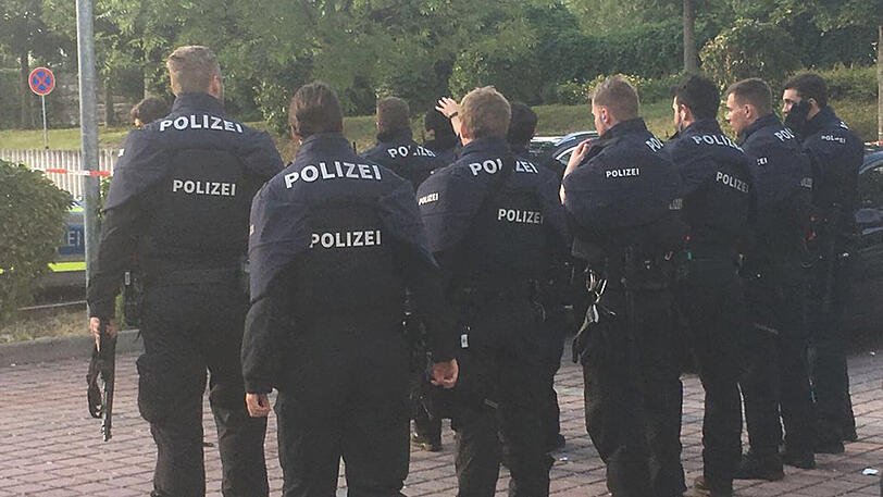 Die Polizei sucht nach Zeugen, die Angaben zur Tat machen können.