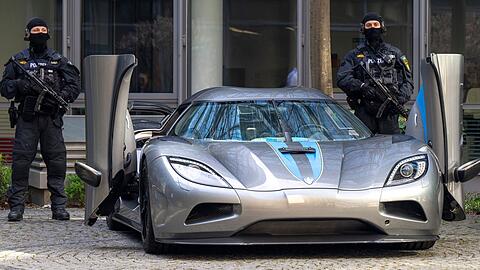Dieses Auto beschlagnahmten bayerische Ermittler für eine Behörde im Ausland.