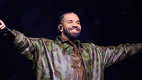 Drake meldet sich gleich mit drei Studioalben zur&uuml;ck.