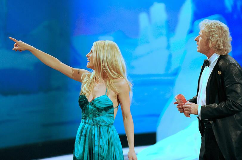 Stars am Rand der Zielgeraden &ndash; Thomas Gottschalk moderierte in Offenburg sein letztes reguläres &bdquo;Wetten, dass..?&ldquo; &ndash; Anna Netrebko, Whoopi Goldberg und Hugh Laurie waren dabei. Die Bilder.