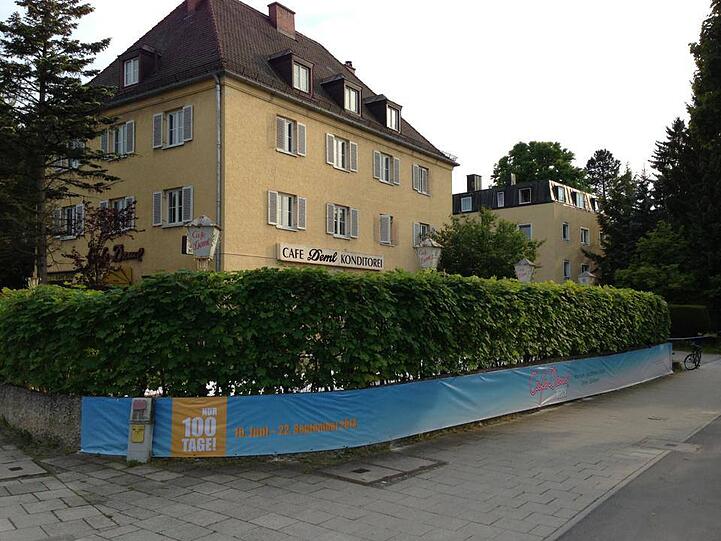 Am Samstag geht's los: Dann verwandelt sich das Café Deml für 100 Tage in eine Strandbar.