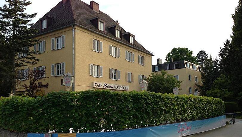 Am Samstag geht's los: Dann verwandelt sich das Café Deml für 100 Tage in eine Strandbar.