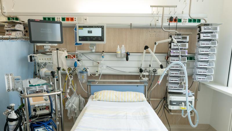 Ein Intesivbett auf einer Intensivstation eines Klinikums. Foto: Ronald Bonss/dpa-Zentralbild/dpa/Symbolbild Ein Intesivbett auf einer Intensivstation eines Klinikums. Foto: Ronald Bonss/dpa-Zentralbild/dpa/Symbolbild