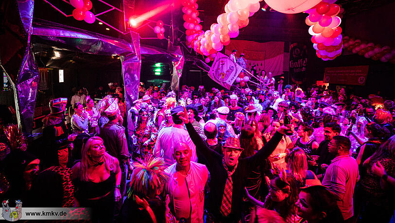 Am vergangenen Samstag feiert der Verein seine Kostümparty mit Kölner Musik und Kölsch vom Faß.