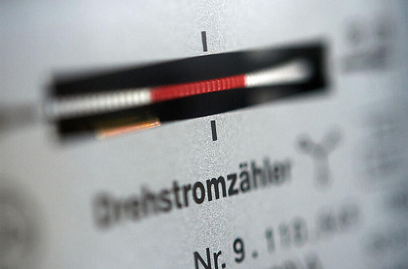 Erstmals seit 14 Jahren sinken im neuen Jahr die Strompreise, jedoch ist der Umfang der Nachlässe nur äußerst gering.