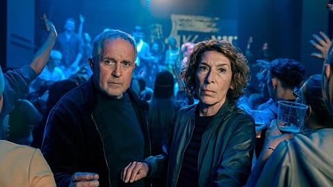 "Tatort: Deine Mutter": Moritz Eisner (Harald Krassnitzer) und Bibi Fellner (Adele Neuhauser) ermitteln in einem Wiener Club.