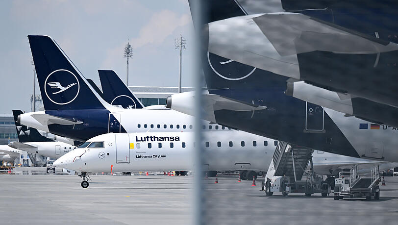Flugzeuge der Lufthansa und der Lufthansa CityLine stehen am Flughafen M&uuml;nchen. (Archivbild)
