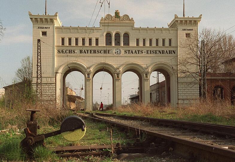 Schlusslicht ist Leipzig auf Platz 14. Dort sind die Mieten im Schnitt deutlich gestiegen ( +8 Prozent) - auf 5,50 Euro. Im Bild: der Bayerische Bahnhof in Leipzig.