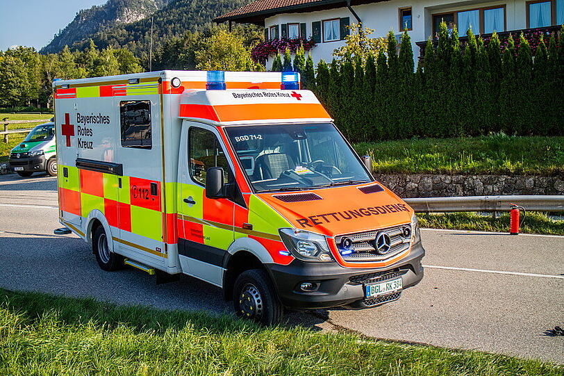 Auf der B20 bei Bayerisch Gmain kollidierten die beiden Motorräder frontal.
