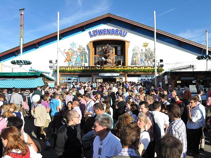 Die Löwenbräu-Festhalle ist auf der Wiesn zu sehen. Foto: Felix Hörhager/Archivbild