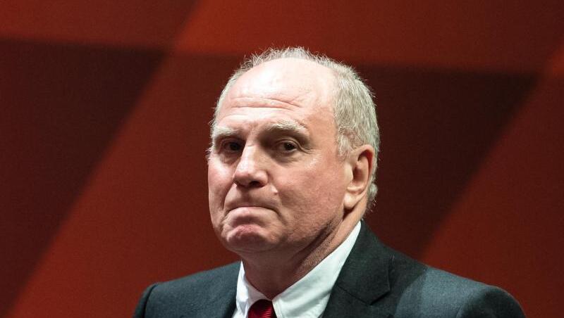 Geht von einer veränderten Fußball-Welt nach der Coronavirus-Pandemie aus: Uli Hoeneß. Geht von einer veränderten Fußball-Welt nach der Coronavirus-Pandemie aus: Uli Hoeneß.