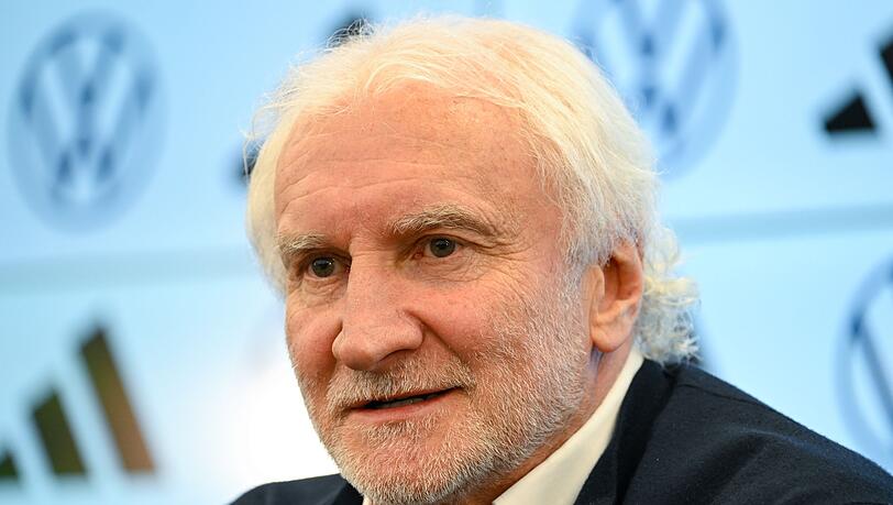 Nimmt das DFB-Team in die Pflicht: Direktor Rudi Völler. Nimmt das DFB-Team in die Pflicht: Direktor Rudi Völler.