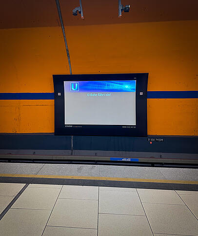 Falsche Hoffnungen am Marienplatz. Falsche Hoffnungen am Marienplatz.