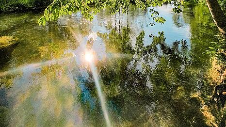 Der Seebach beginnt westlich des Ismaninger Speichersees, flie&szlig;t streckenweise als Bach durch die Ismaninger Ortsmitte und m&uuml;ndet in die Isar.