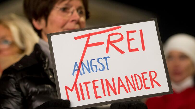 Bilder von der Kundgebung vor der Oper!