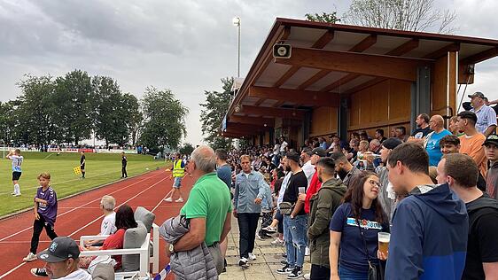 Volles Haus in der Veilchen Arena.
