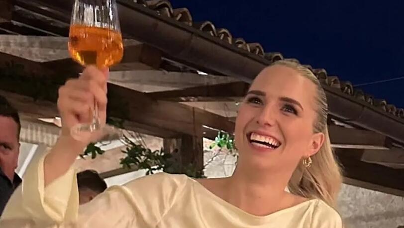 Wunderschön und so glücklich: Anika Neuer auf der Party vor dem Jawort