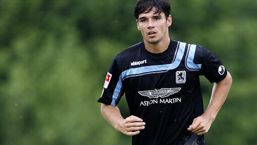 Ein Lob vom Trainer: Christopher Schindler Ein Lob vom Trainer: Christopher Schindler