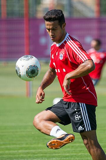 Vor einer Woche durfte Thiago endlich wieder am Mannschaftstraining teilnehmen und stand kurz vor seinem Comeback.