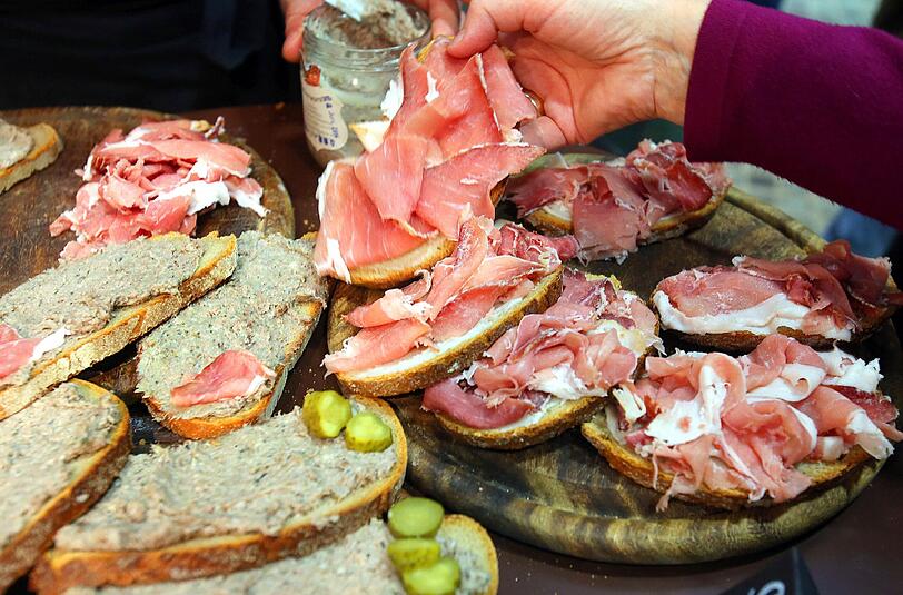 Die WHO stuft Wurst und Schinken als genauso krebserregend ein wie Asbest, Alkohol und Zigaretten.