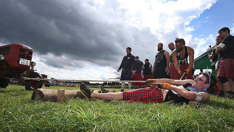 Martialisch im Schottenrock: Die Bilder von den "Highländgames" 2017 in Horgenzell.