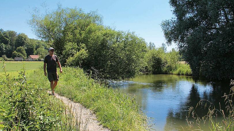 Die Amper ist ein Fluss, der gemächlich vor sich hinfließt &ndash; da ist es besonders schön, gemütlich an ihr entlang zu wandeln.